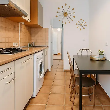 Downtown Apartment *