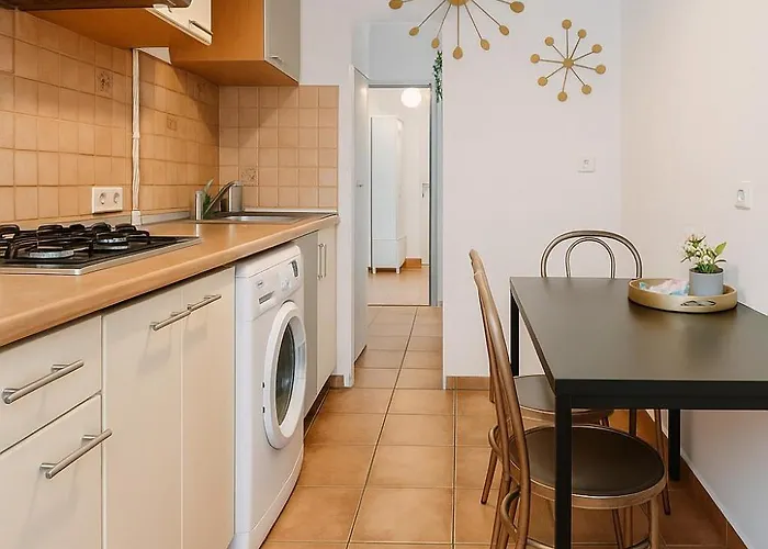 Downtown Apartment *